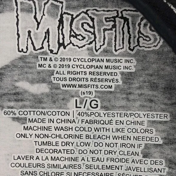 Misfits Men's Graphic Tee T Shirt Sizes M & L Allover Skull Print Crewneck - Picture 7 of 7